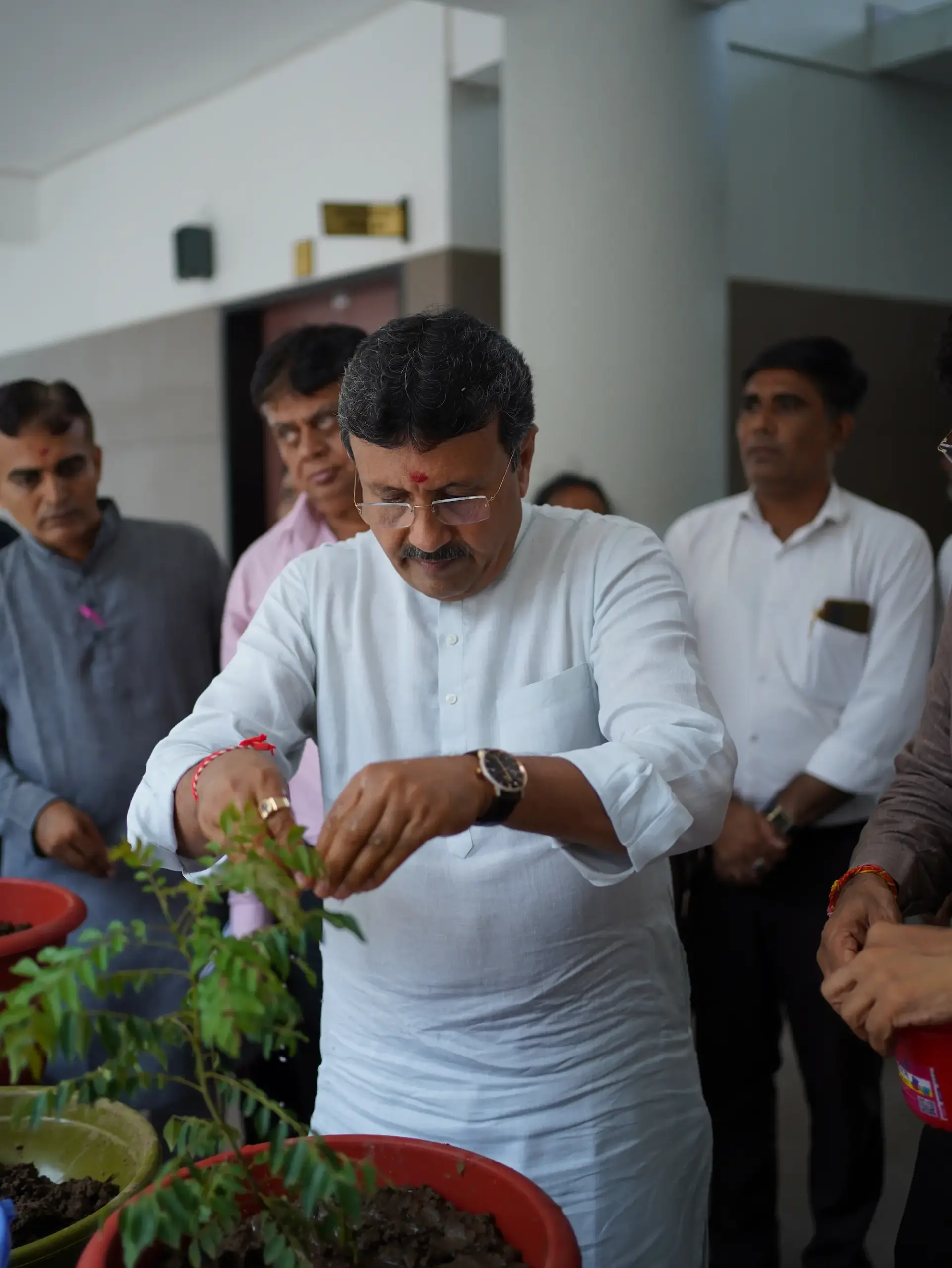 વિકાસના રસ્તે એક નિષ્ઠાવાન યાત્રા
